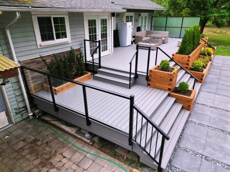 Langley aluminum railing with glass railing