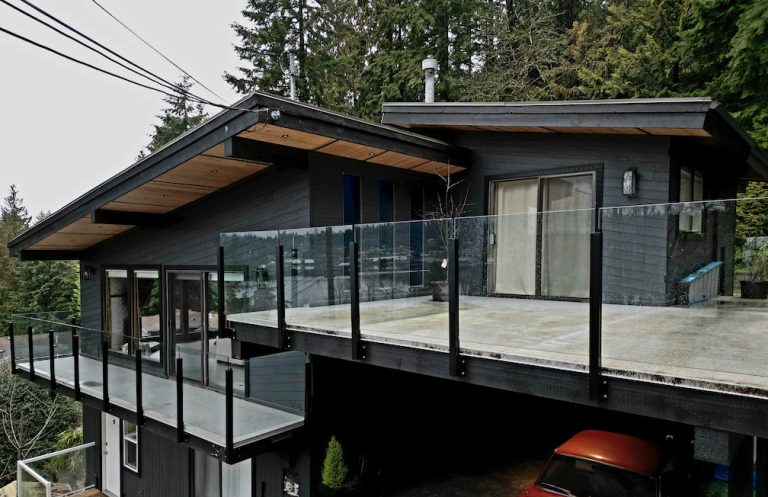 Deck glass railing with aluminum frame in south Coquitlam