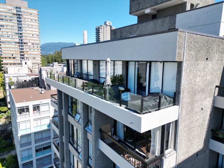 topless glass railing for balcony in Abbotsford 4